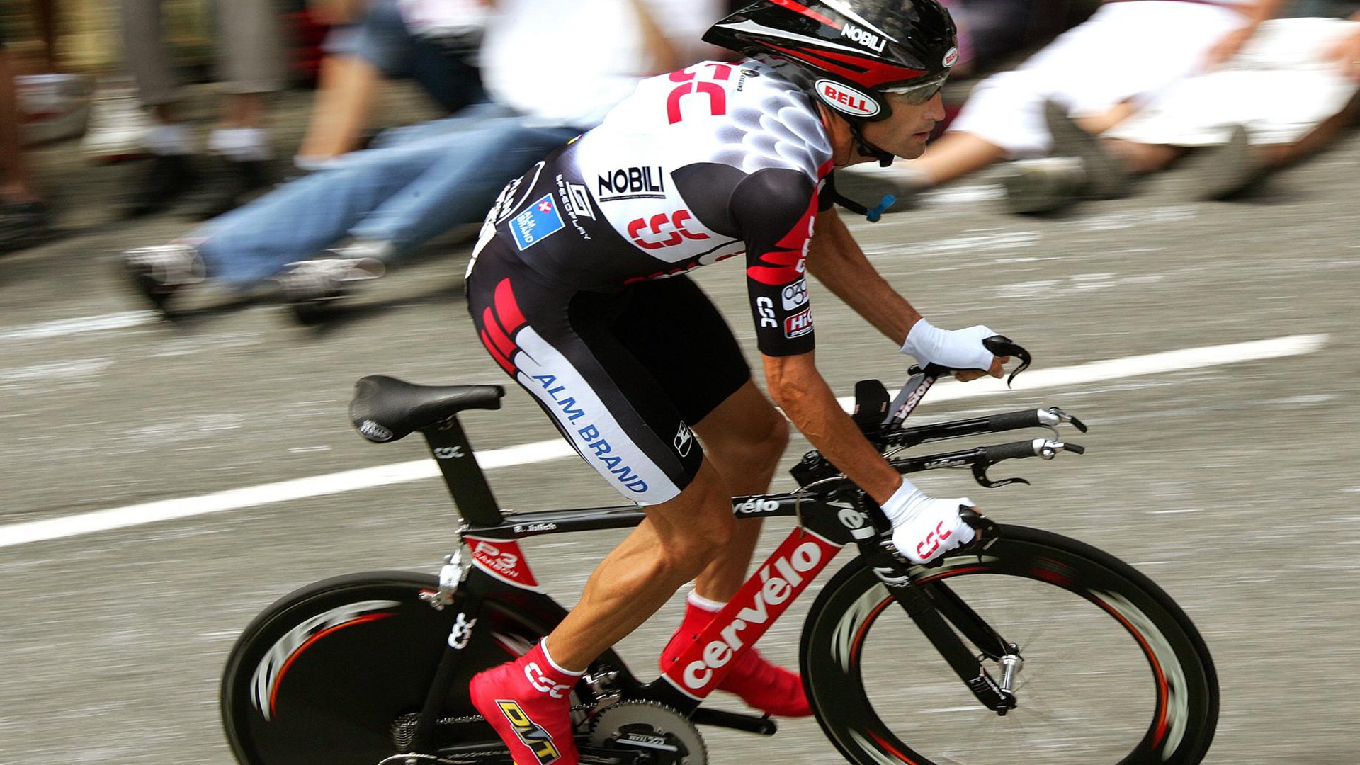 欧洲杯战术大师:变阵巧取反败为胜,欧洲杯揭幕战定律